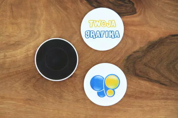 Oryginalne i modne przypinki